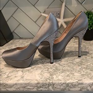 ✨ Steve Madden pumps with bedazzled heel ✨